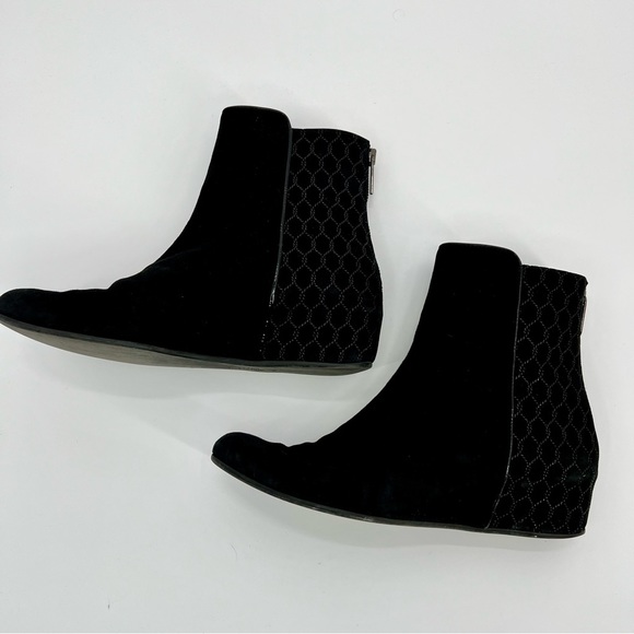 Aquatalia Women Suede Leather Chelsea Boots Black Wedge Heels Booties Size 8.5 - Picture 4 of 10